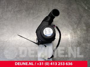 Mercedes CLA Heating and ventilation fan motor O116409 photo 3
