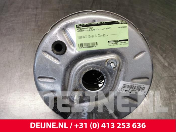 Gebruikte Rembekrachtiger Mercedes CLA (117.3) 2.0 CLA-250 Turbo 16V Prijs € 29,00 Margeregeling aangeboden door van Deijne Onderdelen Uden B.V.
