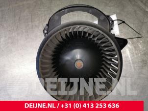 Mercedes CLA Heizung Belüftungsmotor O116421 foto 2