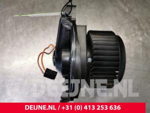 Mercedes CLA Heizung Belüftungsmotor O116421 foto 3