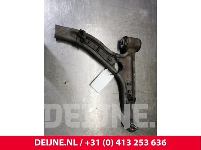Mercedes CLA Front lower wishbone, right O116440