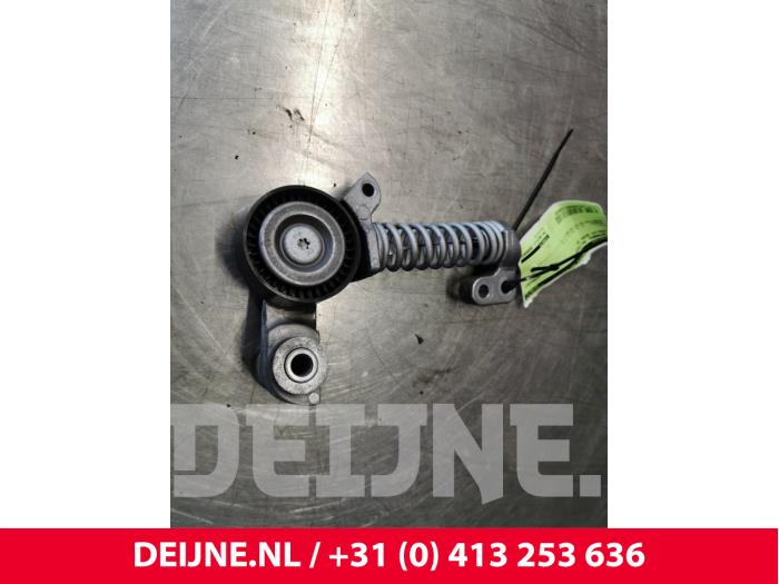 Gebruikte Spanrol Multiriem Volvo XC90 II 2.0 D5 16V AWD Prijs € 60,00 Margeregeling aangeboden door van Deijne Onderdelen Uden B.V.
