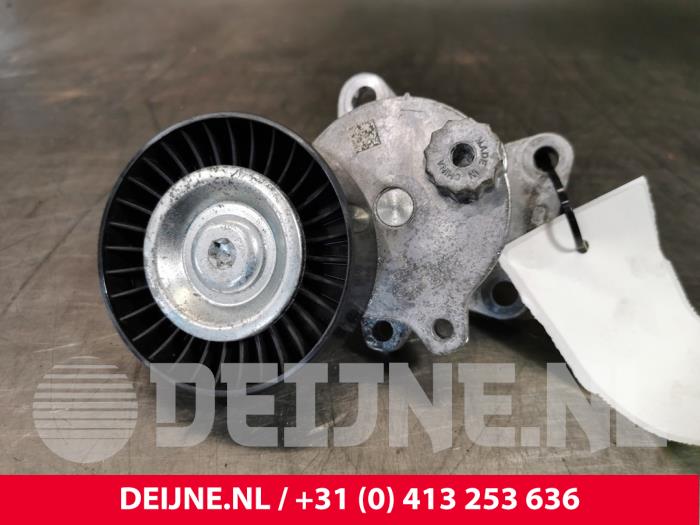 Gebruikte Spanrol Multiriem Volvo XC40 (XZ) 1.5 T3 12V Prijs € 55,00 Margeregeling aangeboden door van Deijne Onderdelen Uden B.V.