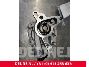 Mercedes Vito Vacuum pump (diesel) O116553 photo 2