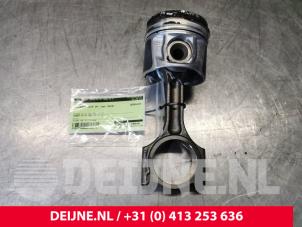 Mercedes Vito Piston O116571 photo 2