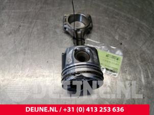 Mercedes Vito Kolben O116568 foto 2