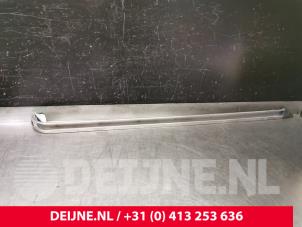 Volkswagen Crafter Sliding door rail, right O116626 photo 2