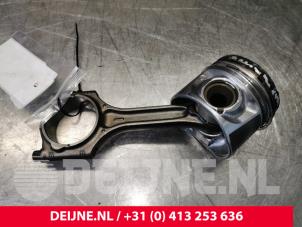 Gebruikte Zuiger Volvo XC70 (BZ) 2.4 D4 20V AWD Prijs € 181,50 Inclusief btw aangeboden door van Deijne Onderdelen Uden B.V.