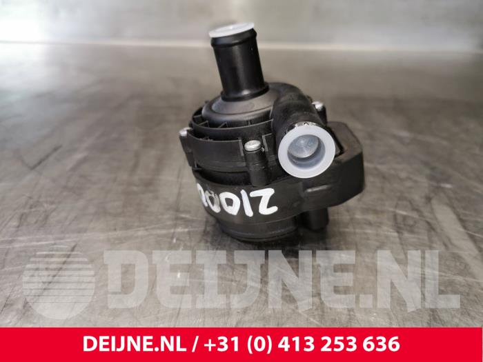 Gebruikte Extra waterpomp Mercedes Vito (447.6) 2.0 114 CDI 16V Prijs € 36,30 Inclusief btw aangeboden door van Deijne Onderdelen Uden B.V.