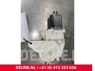 Mercedes Vito Door window motor O116958 photo 2