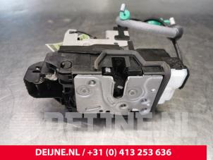Volvo V60 Front door lock mechanism 4-door, right O117003 photo 2