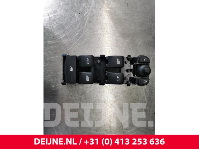 Volvo V60 Electric window switch O117007