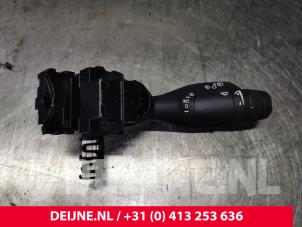 Gebruikte Schakelaar Ruitenwisser Volvo V60 II (ZW) 2.0 T8 16V Plug-in Hybrid AWD Prijs € 25,00 Margeregeling aangeboden door van Deijne Onderdelen Uden B.V.