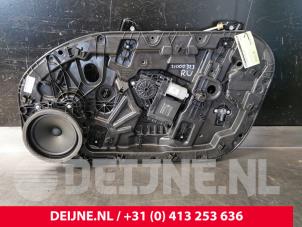 Gebruikte Ruitmechaniek 4Deurs rechts-voor Volvo V60 II (ZW) 2.0 T8 16V Plug-in Hybrid AWD Prijs € 110,00 Margeregeling aangeboden door van Deijne Onderdelen Uden B.V.