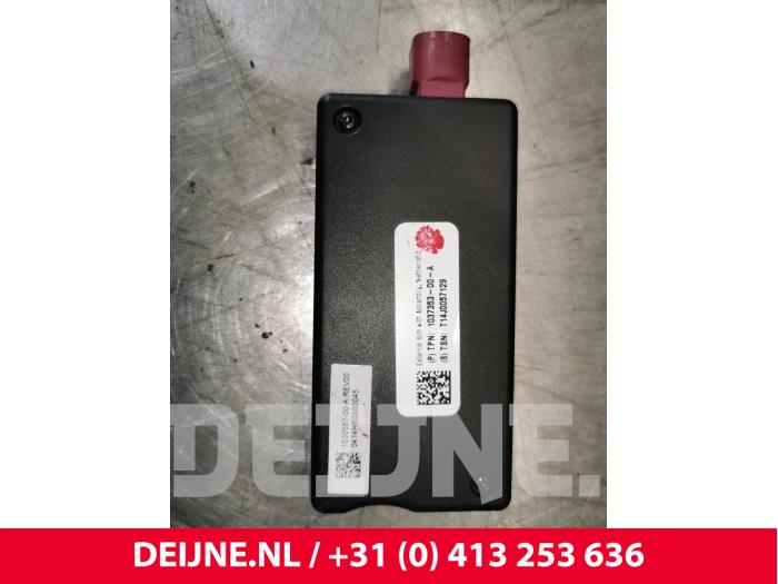 Tesla Model S SIM-Kartenhalter O117159