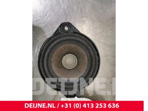 Tesla Model S Luidspreker O117162 foto 3