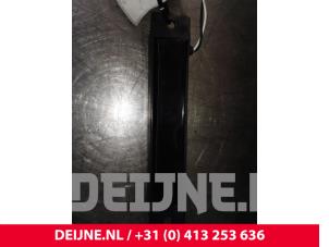 Gebruikte Keyless entry antenne Tesla Model S 70D Prijs € 24,20 Inclusief btw aangeboden door van Deijne Onderdelen Uden B.V.