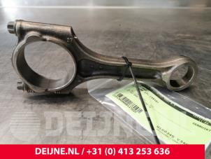 Gebruikte Drijfstang Volvo V90 II (PW) 2.0 D5 16V AWD Prijs € 50,00 Margeregeling aangeboden door van Deijne Onderdelen Uden B.V.