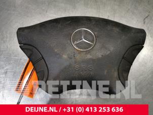 Gebruikte Airbag links (Stuur) Mercedes Vito (639.6) 2.2 115 CDI 16V Prijs € 121,00 Inclusief btw aangeboden door van Deijne Onderdelen Uden B.V.