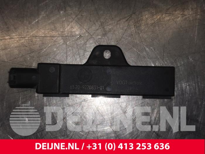 BMW 5-Serie Antenne Versterker O117499