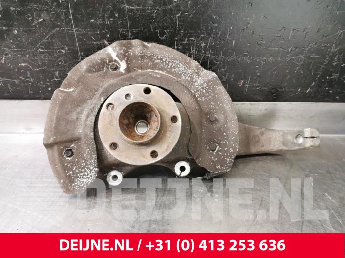 BMW 5-Serie Achsschenkel links vorne O117522