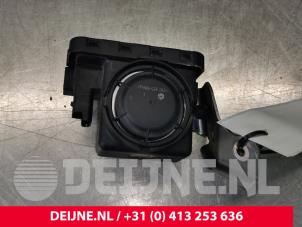 Gebruikte Alarm sirene Volvo V60 II (ZW) 2.0 T8 16V Plug-in Hybrid AWD Prijs € 50,00 Margeregeling aangeboden door van Deijne Onderdelen Uden B.V.