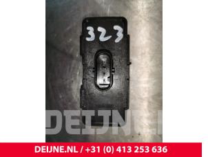 Volvo V60 Schakelaar achterklep O117726 foto 2