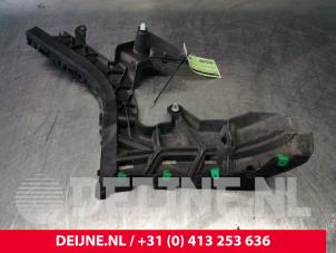 Volvo V60 Bumpersteun rechts-achter O117731 foto 2