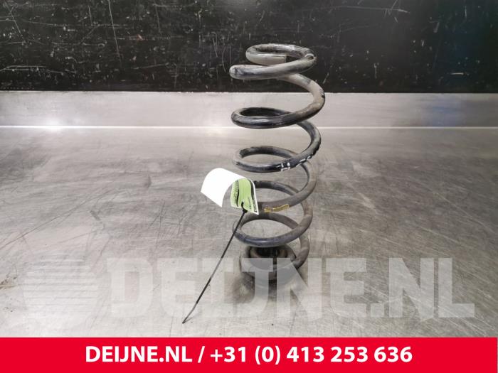 Volvo V40 Schroefveer achter O118044