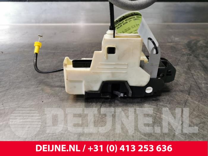 Volvo XC40 Türschlossmechanik 4-türig links hinten O118423