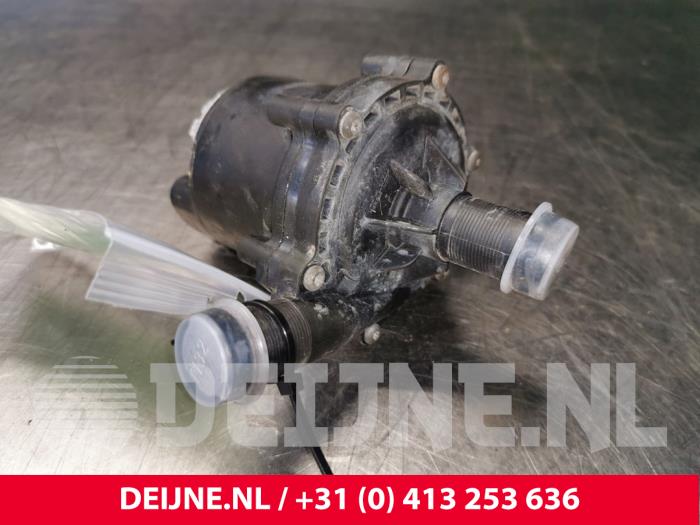 Tesla Model S Zusätzliche Wasserpumpe O118487