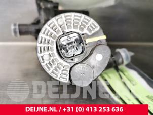 Tesla Model S Additional water pump O118488 photo 3