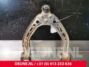 Tesla Model S Querlenker oben rechts vorne O118492 foto 2