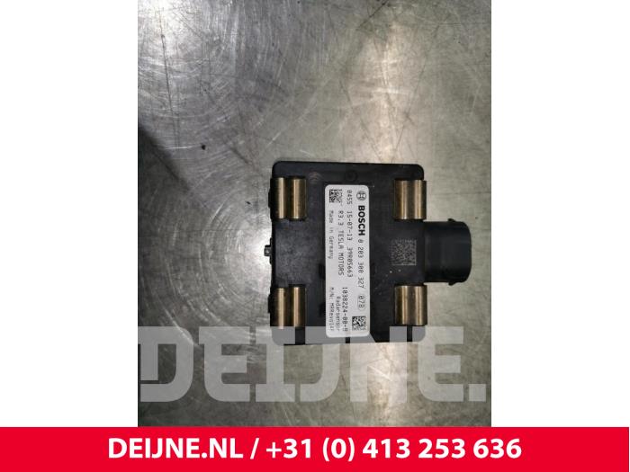 Tesla Model S Radar sensor O118499
