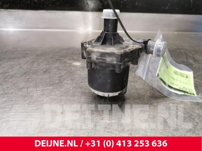 Tesla Model S Zusätzliche Wasserpumpe O118517