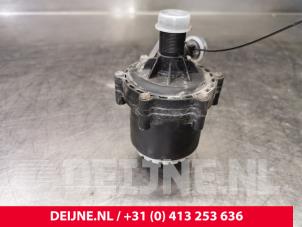 Tesla Model S Additional water pump O118517 photo 2