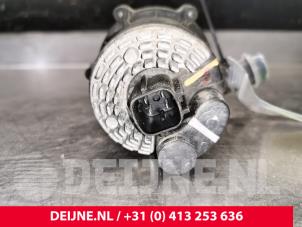 Tesla Model S Additional water pump O118517 photo 3