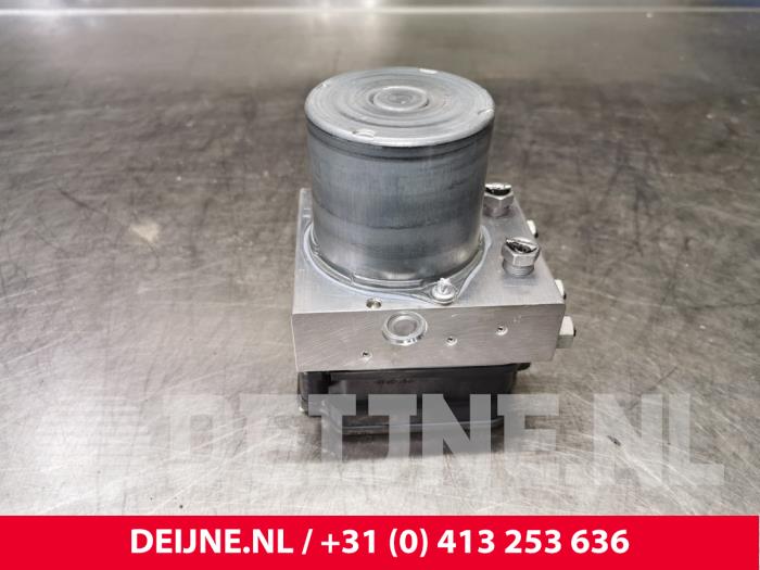 Gebruikte ABS Pomp Volvo XC40 (XZ) 1.5 T3 Autom. 12V Prijs € 145,20 Inclusief btw aangeboden door van Deijne Onderdelen Uden B.V.