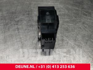 Volvo XC40 Electric window switch O118583 photo 2