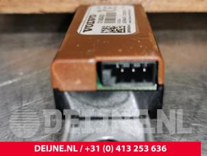 Volvo XC40 Antenna Amplifier O118642 photo 2