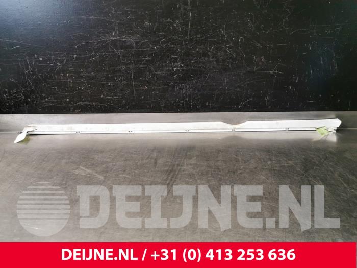 Tesla Model S Seitenschürze rechts O118719