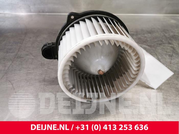 Tesla Model S Heizung Belüftungsmotor O118734