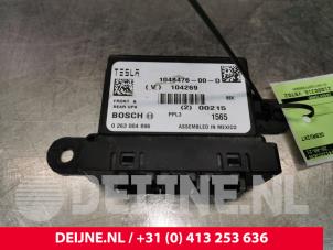 Gebruikte PDC Module Tesla Model S 70D Prijs € 121,00 Inclusief btw aangeboden door van Deijne Onderdelen Uden B.V.