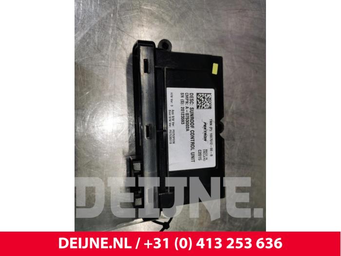 Tesla Model S Sonnendach (sonstige) O118744