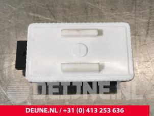 Tesla Model S Tyre pressure module O118758 photo 3