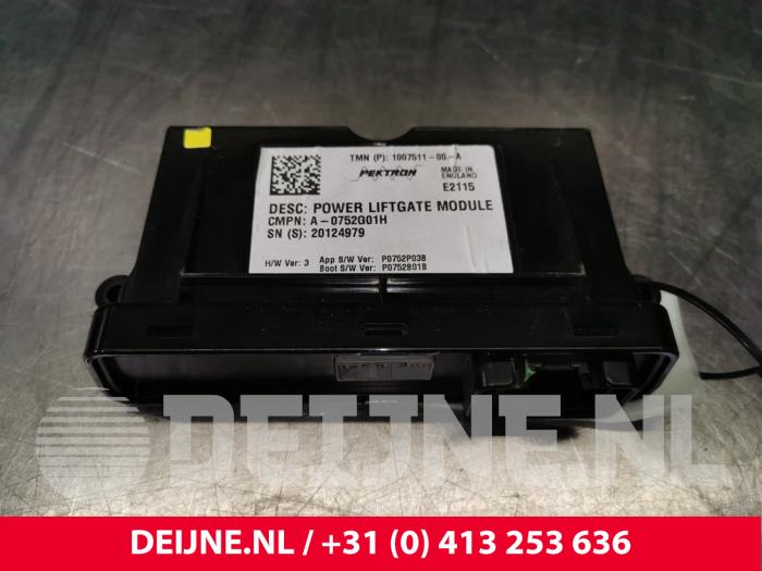 Gebruikte Module achterklep motor Tesla Model S 70D Prijs € 90,75 Inclusief btw aangeboden door van Deijne Onderdelen Uden B.V.