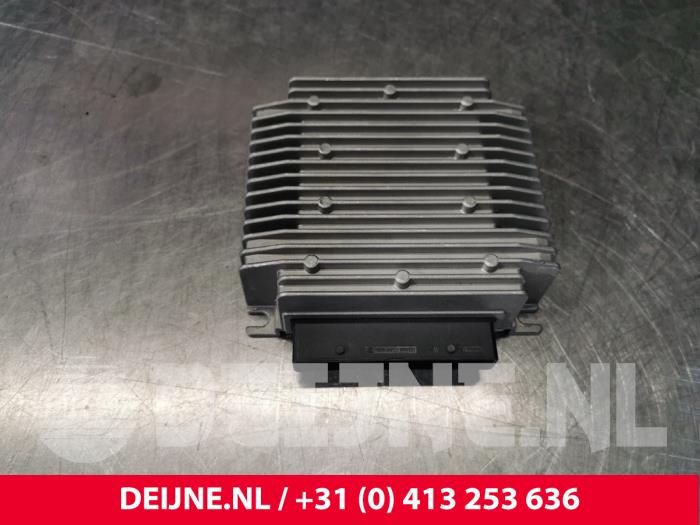 Tesla Model S Radio versterker O118772
