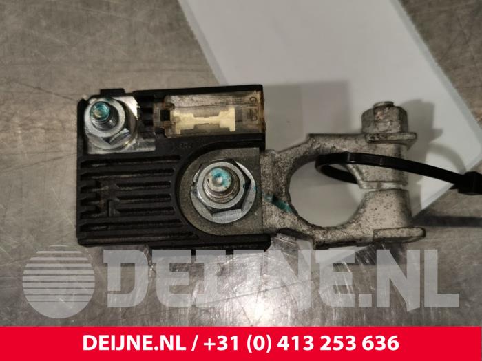 Tesla Model S Batteriepol O118774