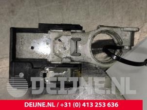 Tesla Model S Batteriepol O118774 foto 2