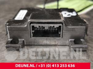 Tesla Model S Central door locking module O118776 photo 2